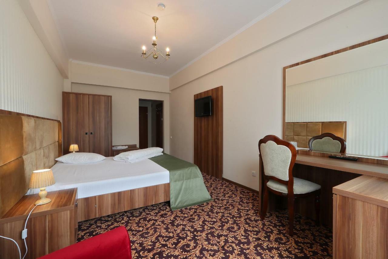 Hotel Impero Oradea Exterior photo